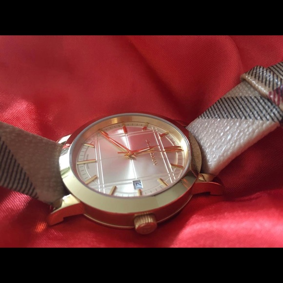 100% Authentic Burberry watch - Picture 6 of 12